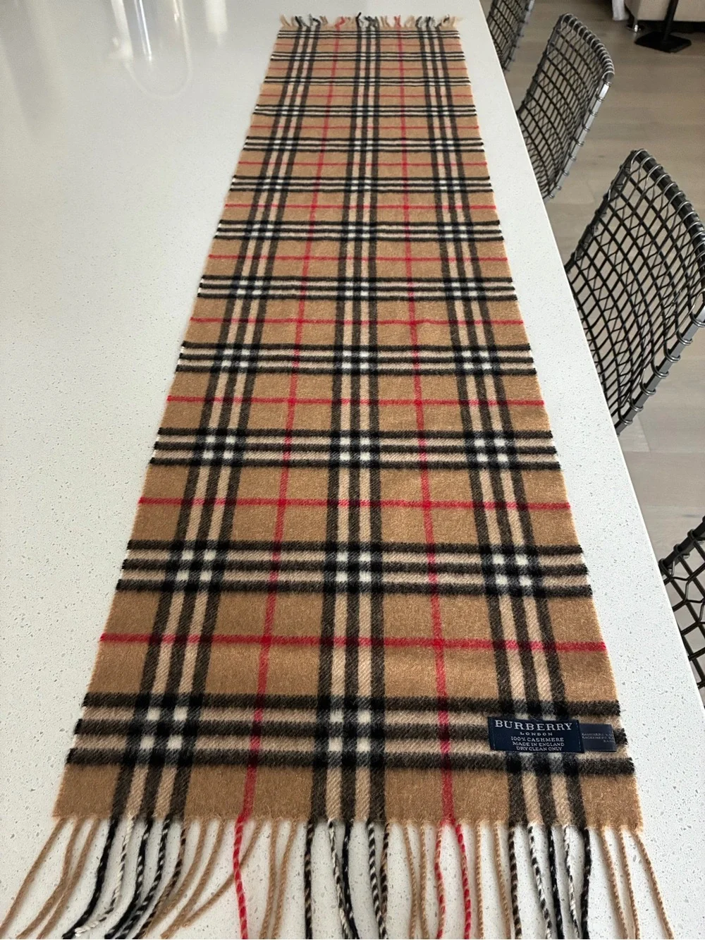 Burberry London - 100% Cashmere Scarf - Made in London - Collector Quality